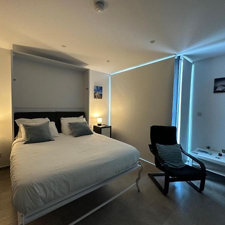 E1 Apartment High Level Sea View Gibraltar Bagian luar foto
