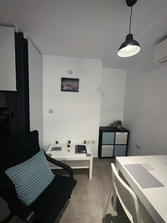 E1 Apartment High Level Sea View Gibraltar Bagian luar foto