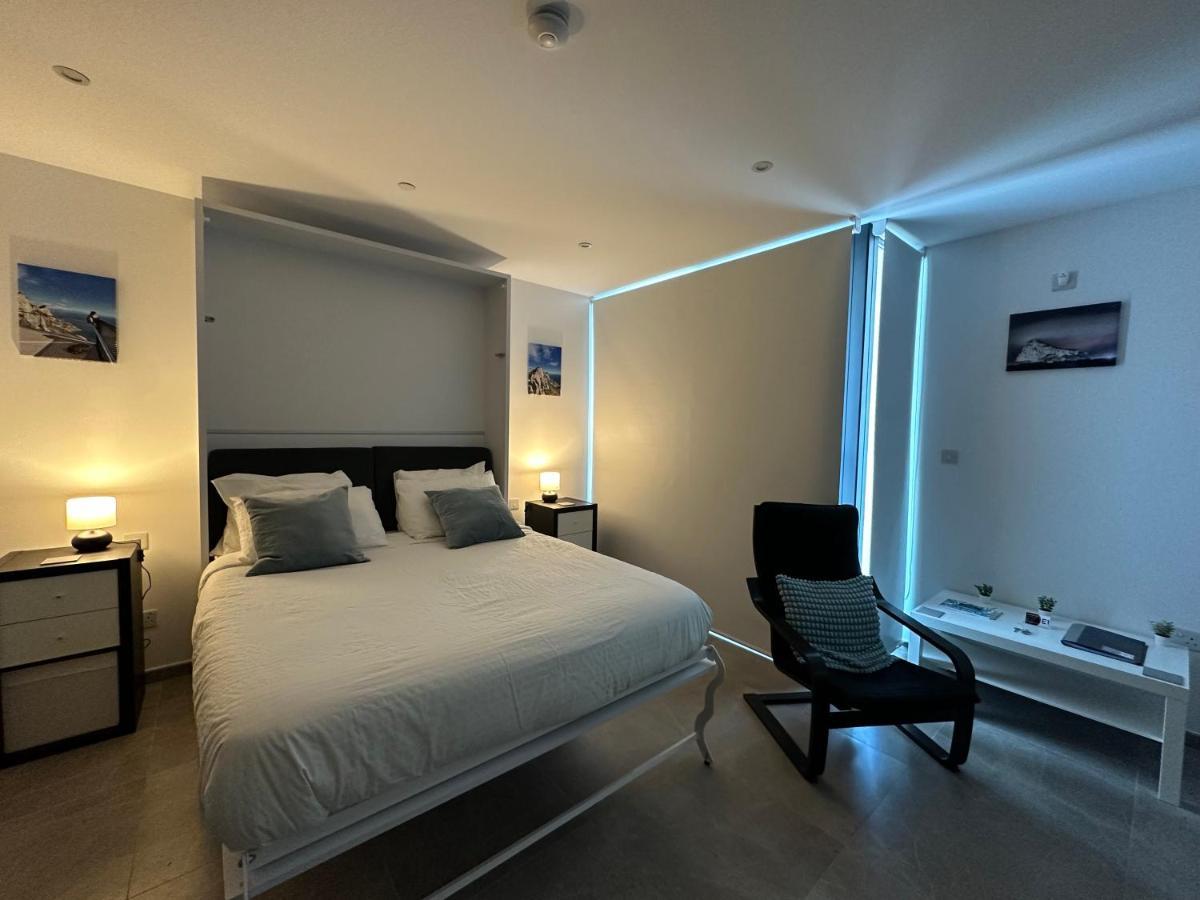 E1 Apartment High Level Sea View Gibraltar Bagian luar foto