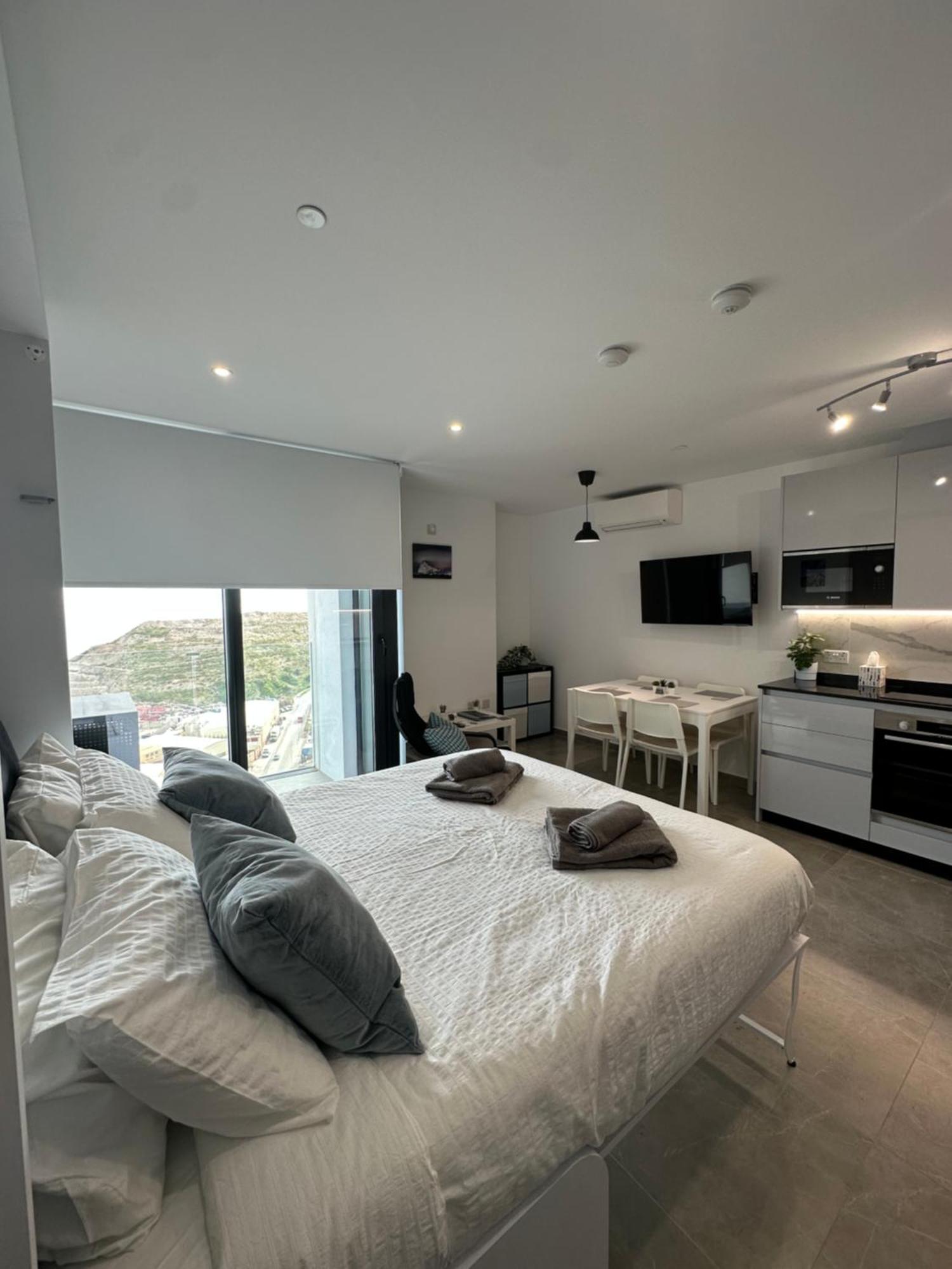 E1 Apartment High Level Sea View Gibraltar Bagian luar foto
